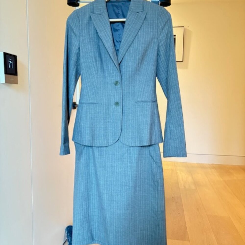 THEORY Gray Pinstripe Wool Suit Set Blazer + Skirt Size 2 Professional
